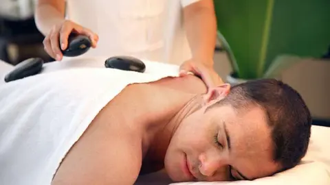 Los salones de masajes en EAU deben respetar la separación de sexos