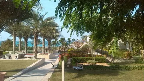 Jardines del hotel St Regis en Saadiyat Island de Abu Dhabi. (EL CORREO)