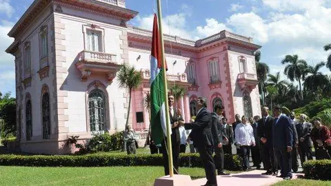 Momento de la inauguración de la Embajada de EAU en Cuba en 2015. (AIN)