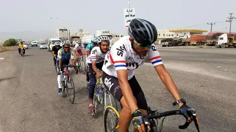 Participantes en la carrera ciclista celebrada en Adén. (WAM)