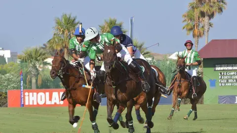 El equipo de polo de Dubai ganó el primer encuentro del torneo en Cádiz.