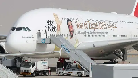 Airbus 380 de Emirates Airline dedicado al jeque Zayed, fundador del país.