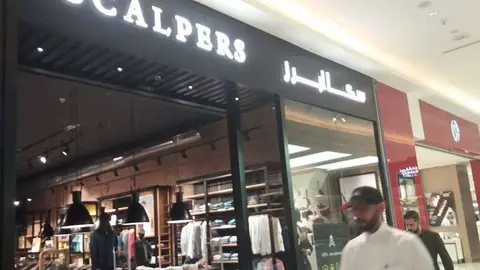 La tienda española Scalpers de Dubai Mall. (EL CORREO)