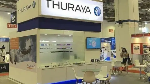 Expositor de Thuraya en una feria internacional. (thurayatelecom)
