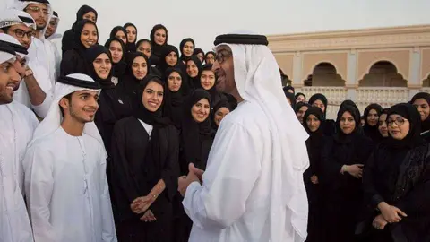El príncipe heredero de Abu Dhabi celebra el Día de la Juventud en Dubai.