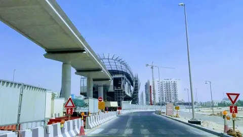 La estación de Metro en la zona de Al Furjan en construcción. (EL CORREO)