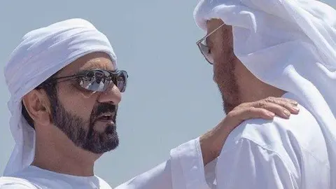 El gobernador de Dubai y el príncipe heredero de Abu Dhabi durante una reunión en Dubai.