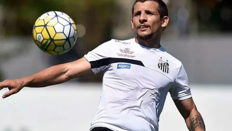 El futbolista argentino Emiliano Vecchio.