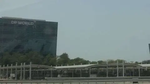 La sede de DP World en la carretera E11 de Dubai. (EL CORREO)