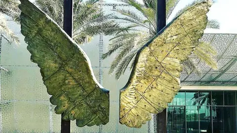 Escultura 'Alas de México' situada en el centro cultural de Abu Dhabi Manarat Al Saadiyat. (Cedida)