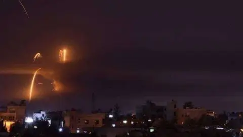 Las explosiones tuvieron lugar cerca de un aeropuerto en la capital siria.