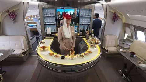 El bar del Emirates A380. (EL CORREO)