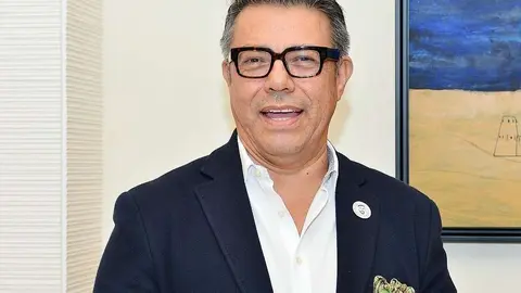 José Toledo, durante su intervención en la puesta de largo de la muestra. (Manaf K. Abbas / EL CORREO)