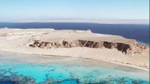 La agencia de prensa saudí, SPA, publicó las fotos donde irá el proyecto turístico.