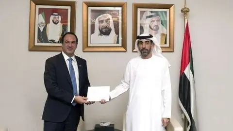  Gorge Daccarett, Embajador de Chile en Emiratos Árabes Unidos.