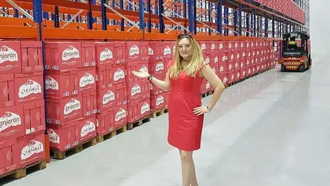 El agua española Lanjarón ya está preparada en Emiratos Árabes para llegar a los consumidores. (Cedida)