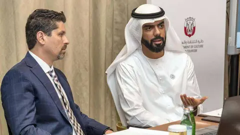 En la imagen de The National, Saif Saeed Ghobash, subsecretario del Departamento de Cultura y Turismo de Abu Dhabi.