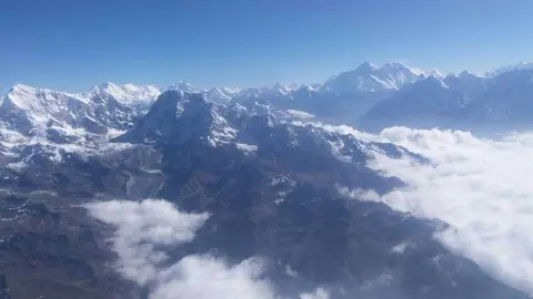 La cordillera del Himalaya en Nepal. (EL CORREO)