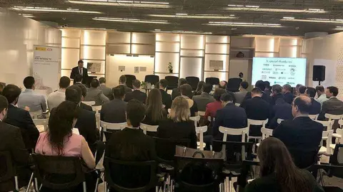 Aspecto que presentaba el Área 2071 del Boulevard de Emirates Towers en el instante en que Erik Rovina protagonizó la inauguración de la Jornada ICEX Integra. (@IcexDubai)