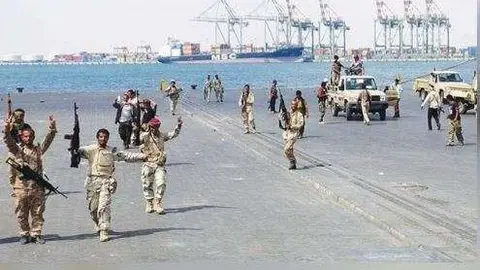 Soldados en el puerto de Hodeidah. (Fuente externa)
