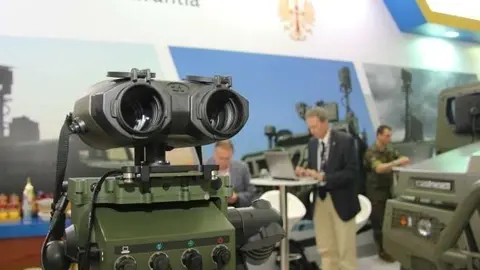 Perspectiva del stand de Navantia en la muestra IDEX 2017 que tiene lugar en Abu Dhabi. (EL CORREO)