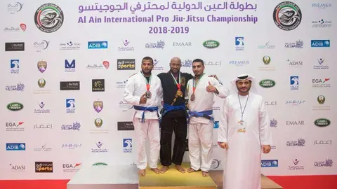 Carlos Cabrera en el podio de Al Ain.