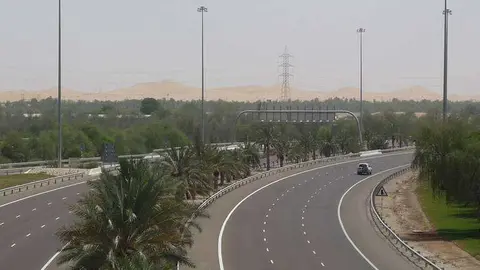 Una carretera de Abu Dhabi.