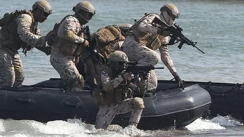 Exhibición militar de las Fuerzas Armadas de EAU.
