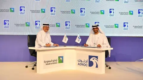 Los representantes de las empresas petroleras de Emiratos y Arabia Saudita en Abu Dhabi.