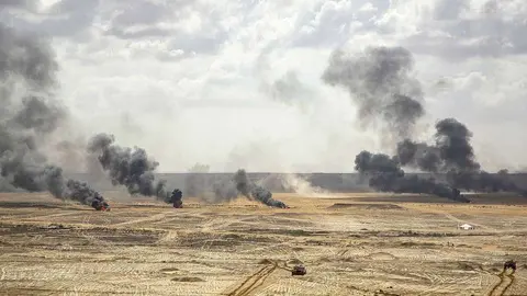 Desarrollo de los ejercicios militares 'Escudo Árabes' en Egipto. (WAM)