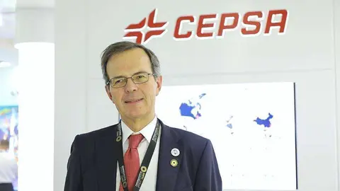 Pedro Miró, en el stand de Cepsa en ADIPEC 2018. (Cepsa)