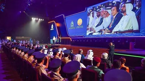 Perspectiva del salón de plenos donde tiene lugar en Dubai la asamblea general de la Interpol. (WAM)