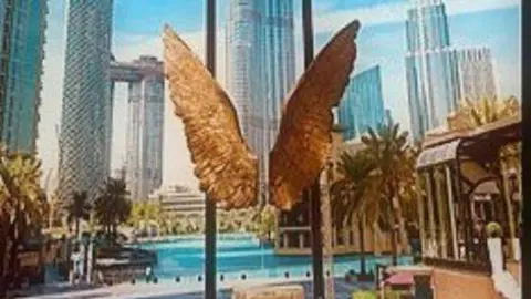 Las 'Alas de México' y el Burj Khalifa de Dubai quedarán unidos durante seis meses. 