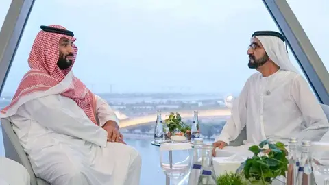 El gobernante de Dubai junto al príncipe heredero de Arabia Saudita en Yas Marina.