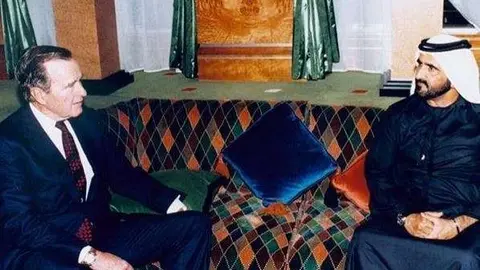 El gobernante de Dubai publicó en Instagram una foto don George Bush