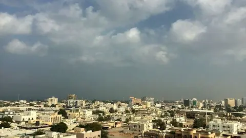 Nubosidad en la zona costera de Ras Al Khaimah a primeras horas de la mañana de este sábado. (EL CORREO)