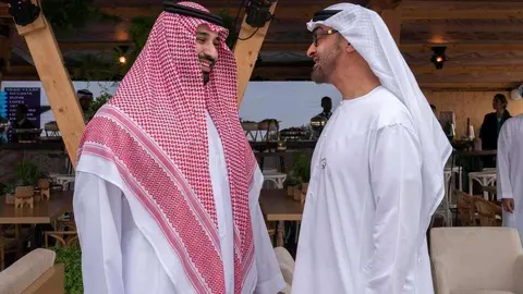 Los príncipes herederos de Arabia Saudita, a la izquierda, y de Abu Dhabi.