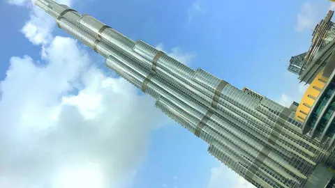 El Burj Khalifa, edificio más alto del mundo, es una de las grandes atracciones de Dubai. (R. Pérez / EL CORREO)