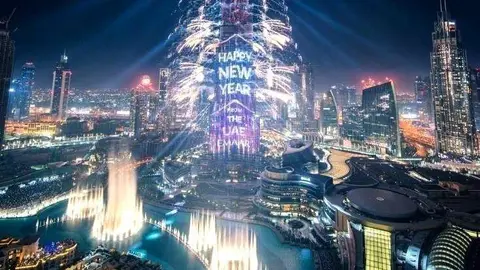 Momento del inicio de la bienvenida dal año 2019 en el Burj Khalifa. (@DXBMediaOffice)