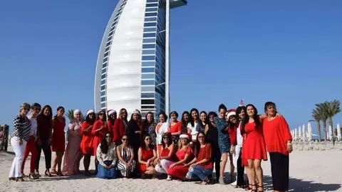 Damas Latinas durante su café navideño en diciembre de 2018.