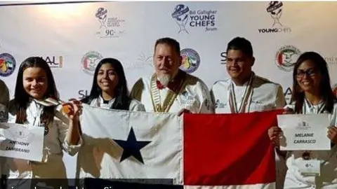 El equipo de jóvenes chefs panameños.