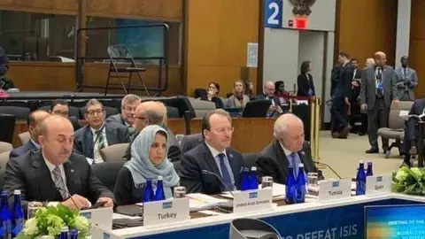 La delegación de EAU durante la reunión de la Coalición contra Daesh.