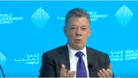 Un momento de la intervención de Juan Manuel Santos en Dubai.