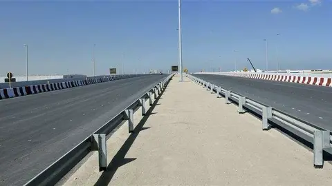 La agencia de noticias WAM difundió la imagen del nuevo puente abierto en Dubai.
