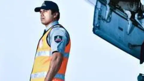 Personal de Seguridad de Emirates Group.