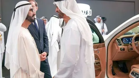 El gobernante de Dubai y el príncipe heredero de Abu Dhabi en Idex 2019.
