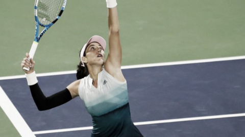 Garbiñe Muguruza durante su partido en Dubai.
