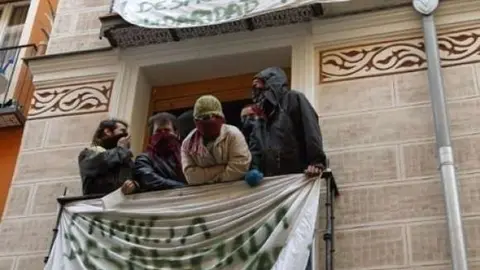 Una imagen de okupas.