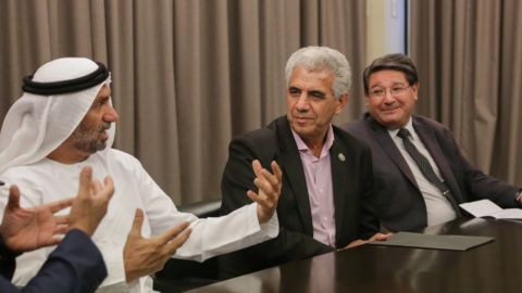 El emiratí Ahmed Al Jarwan con representantes argentinos.