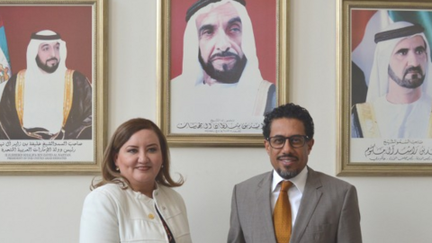 El embajador de EAU en México junto a la diputada de Baja California del Sur.